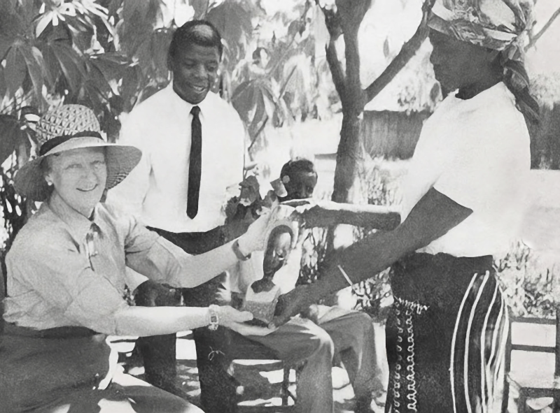 Ruhiyyih Khanum visiting Mokuni, Southern Zambia